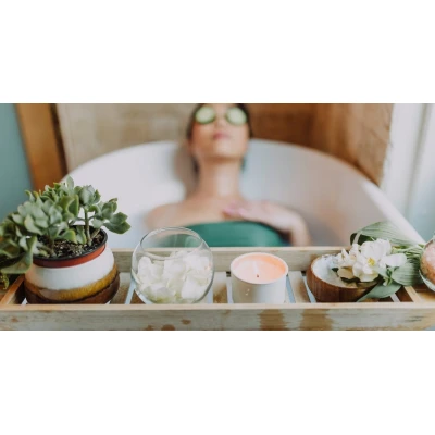 10 Essential Steps for a Perfect Manicure and Pedicure at Home in Dubai